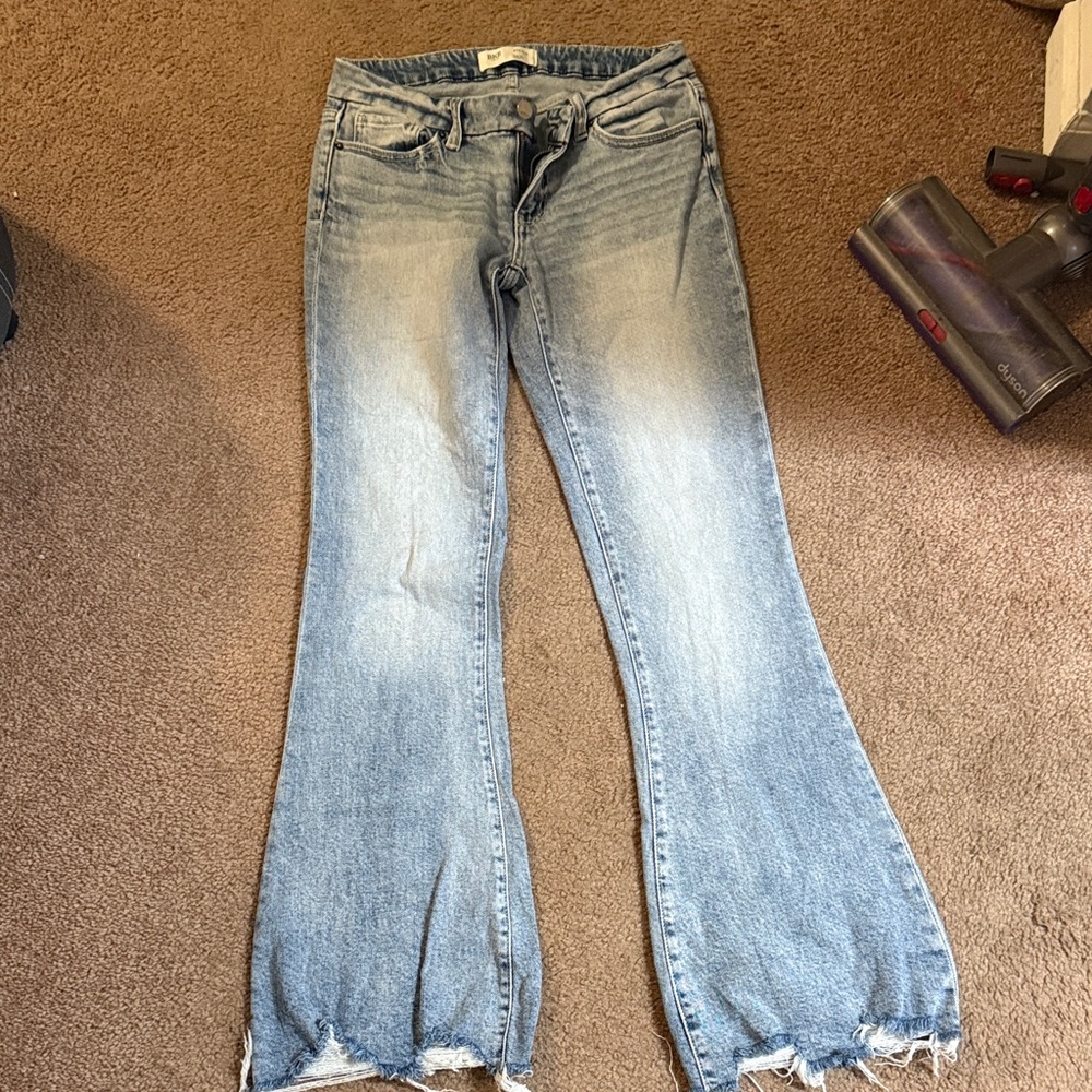 BKE Stella  Distressed Jeans